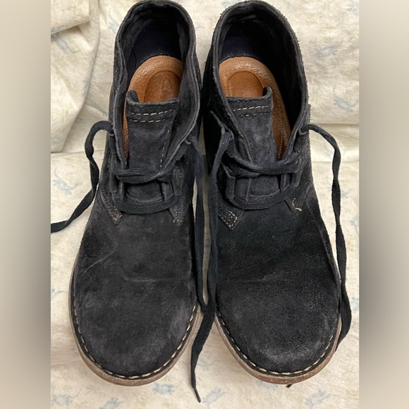 Beautiful clarks carleta Lyon ankle boots size 8.5 in Navy Blue - Picture 2 of 6